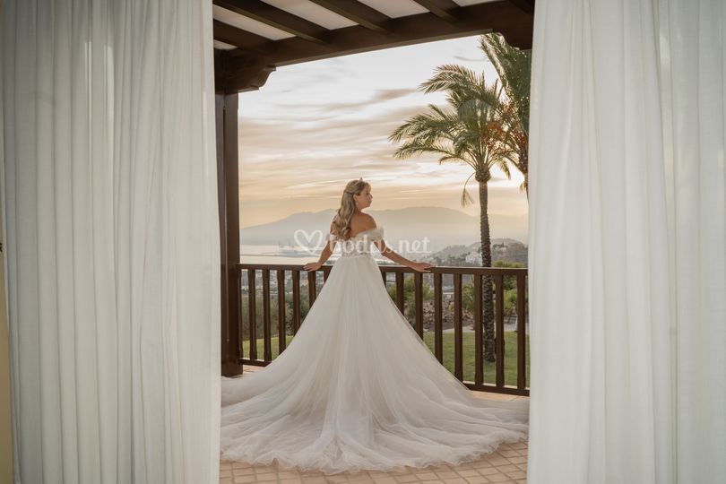 Blonde Wedding AD