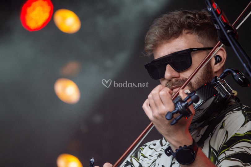 Leo Megher Violín
