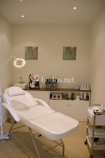 Cabina estética de V3 Peluquería y Estética  Foto 17