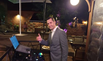 DJ Alex Reyes