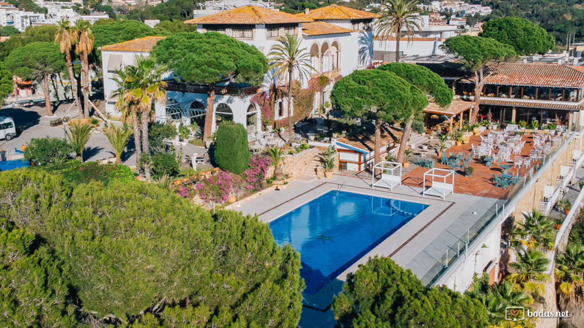 Hotel Roger de Flor by Seleqtta