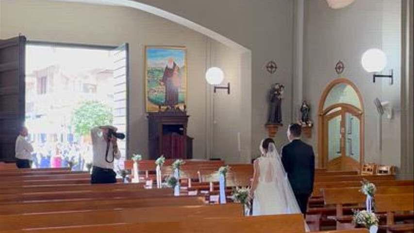 Salida de los novios: Viva la vida 