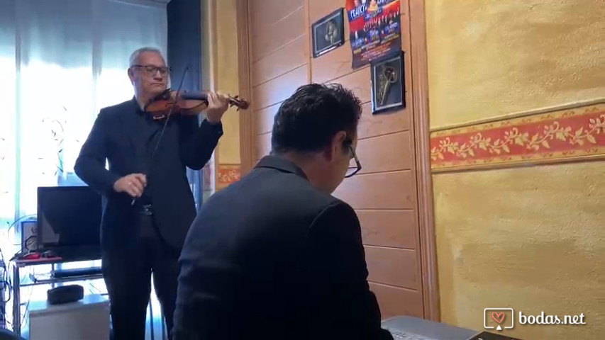Dúo alegre y rumbero 
