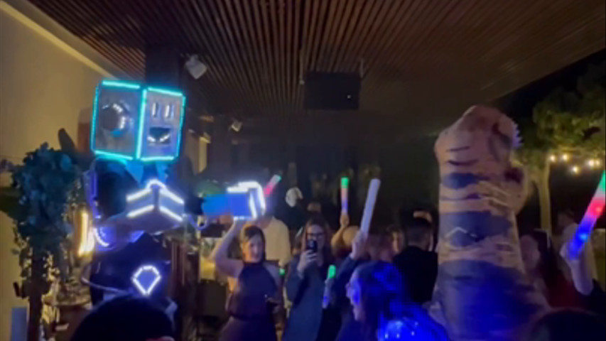 Ilumina tu fiesta con nosotros!! 
