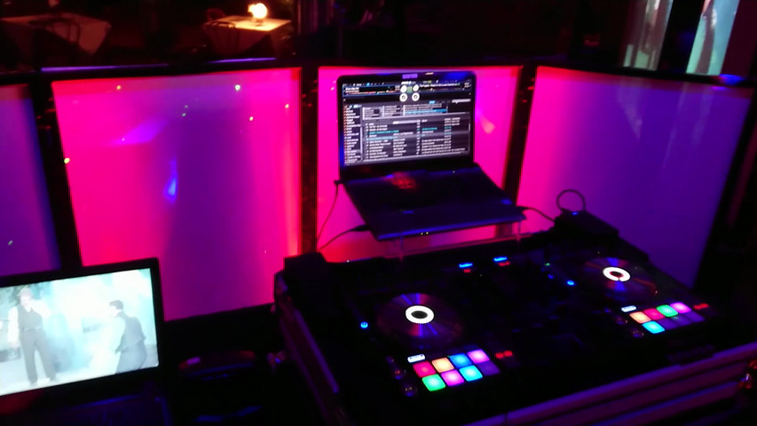 Set DJ + proyección