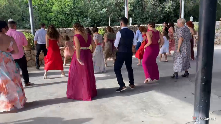 DJ