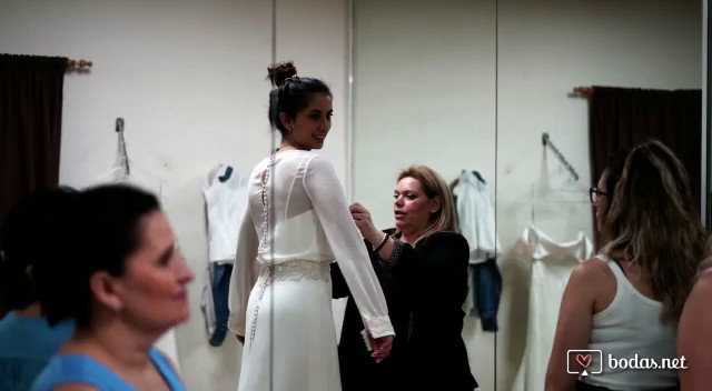 Vídeo de la elección y la prueba del vestido de novia 