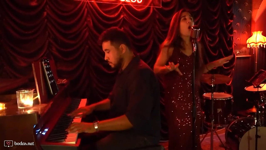 Dúo jazz-pop Voz y Pianista
