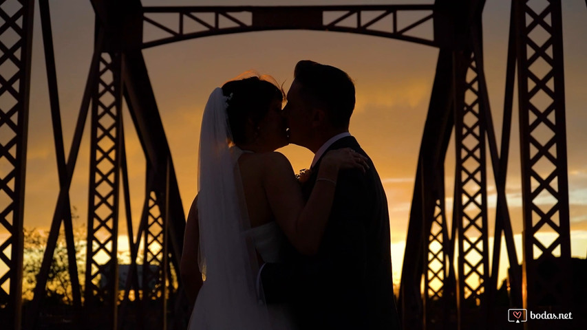 Tráiler de Javier y Raquel