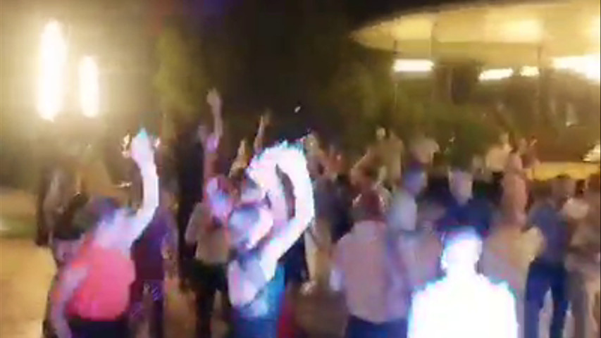 DJ animando la pista de baile