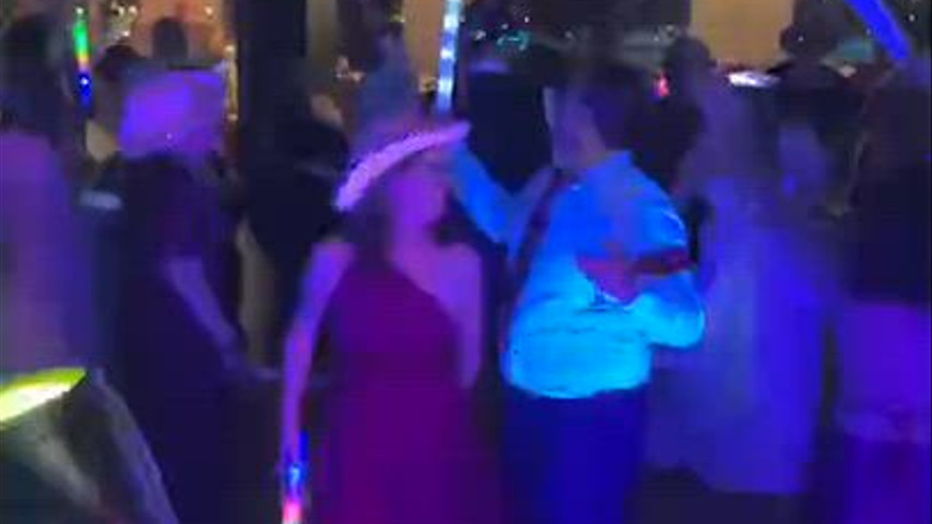 Fiesta de boda — pista llena