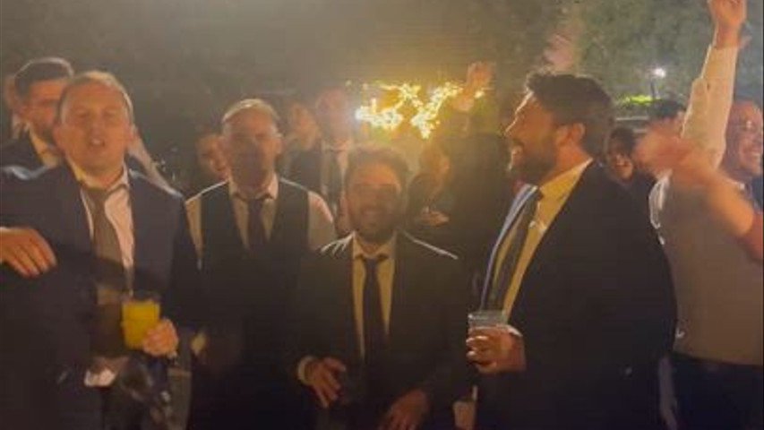 Cantando con los novios 