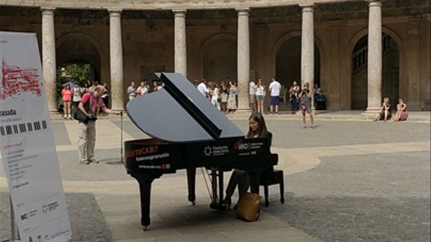 Emma Pianista