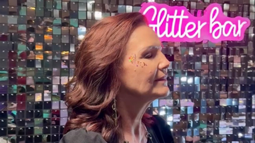 GLITTER BAR