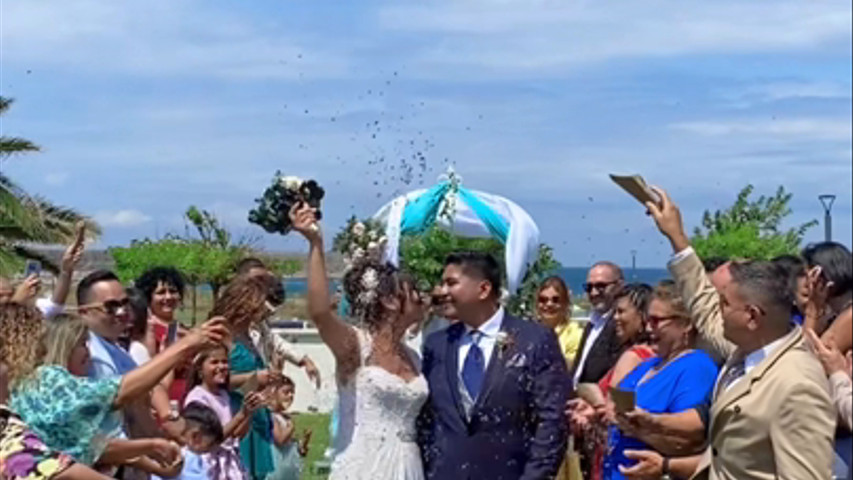 Salida de recién casados