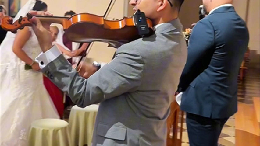 Emotiva entrada de la novia 