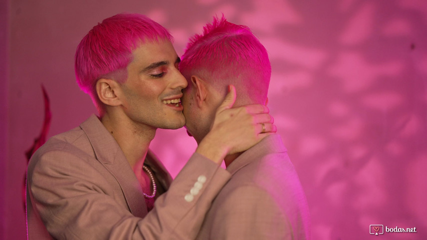 Ll&B - Think pink 