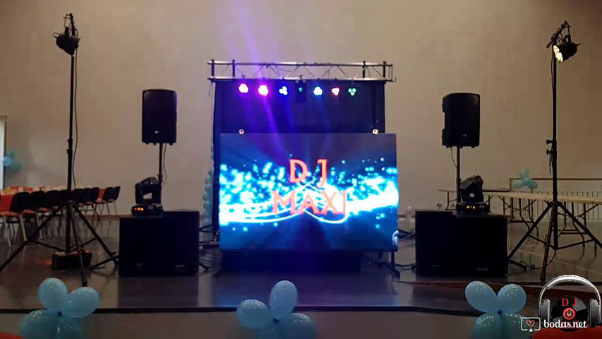 DJ con pantalla de LED 