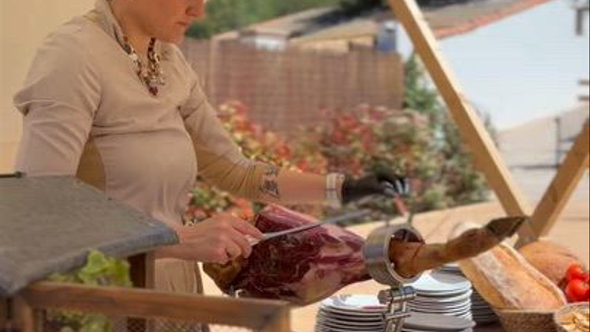 Corte de jamón y buffet 