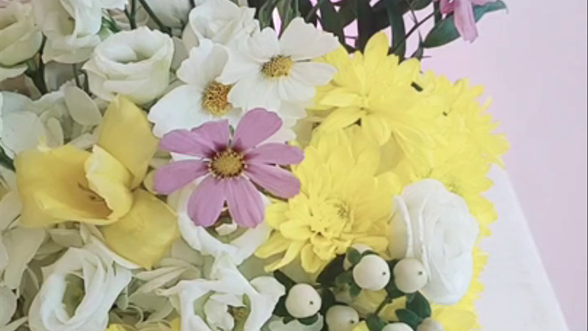 Diseño floral suelo y mesa o deco para altar de iglesia 