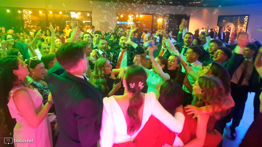 Fiesta Entrada Novios 