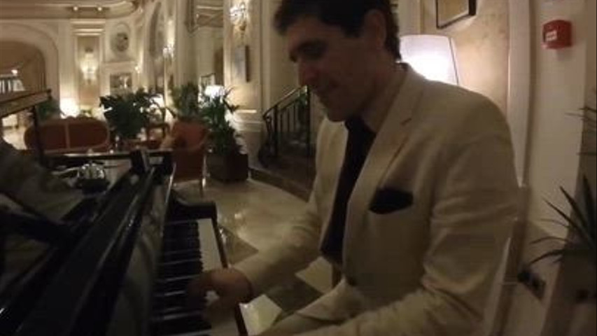 Piano solo instrumental 
