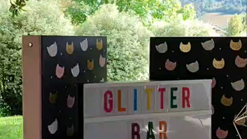 Glitter bar