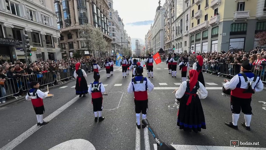 Banda de gaitas La Tarabica en el desfile de San Patricio de madrid 