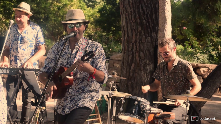 Boda con  Mikelele y su bandarra - Cóctel de boda de 2022