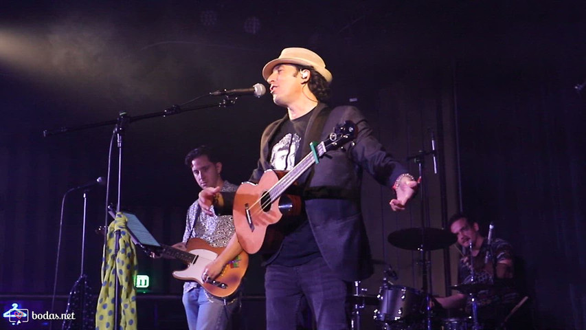 Mikelele y su Bandarra de bolo Solidario