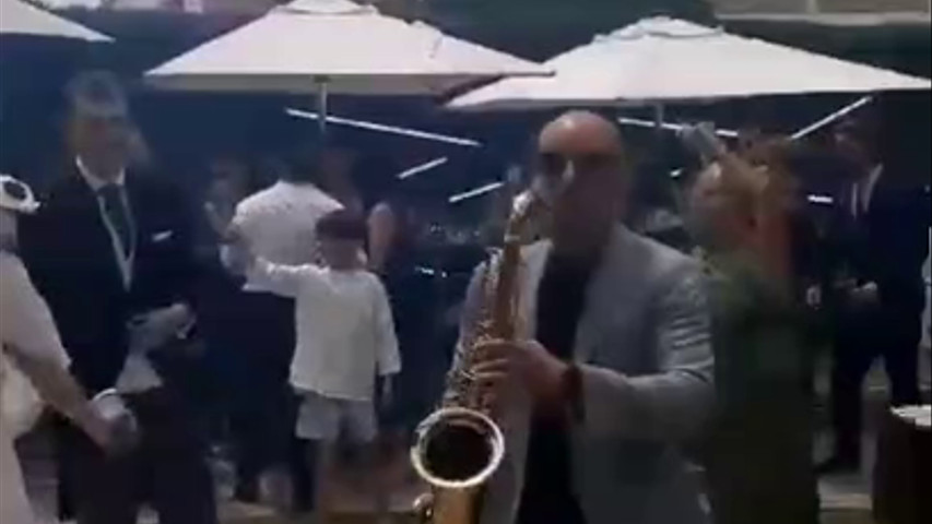 Llegada de los novios