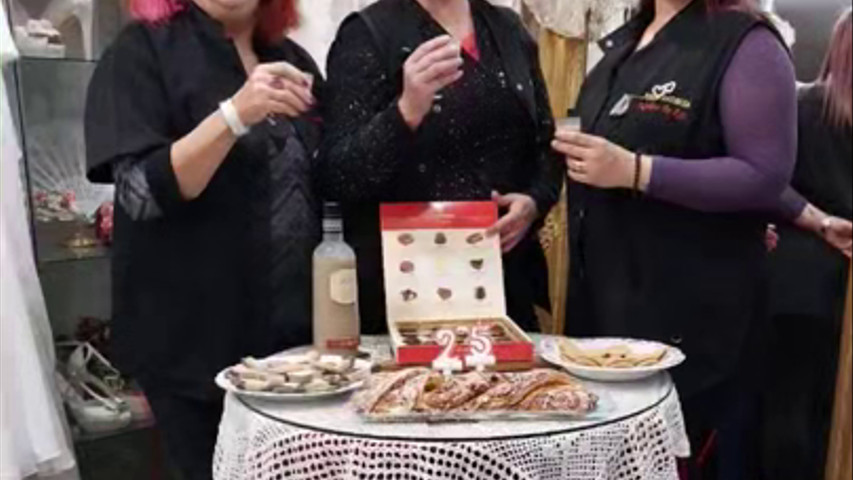 1 Marzo 1999 al 1 de Marzo 2024 Novias De Rojo