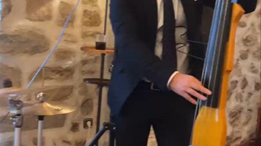 Tres Notas para Decir Te Quiero (Vicente Amigo) | Versión en directo · Trío musical · Aldea Santillana