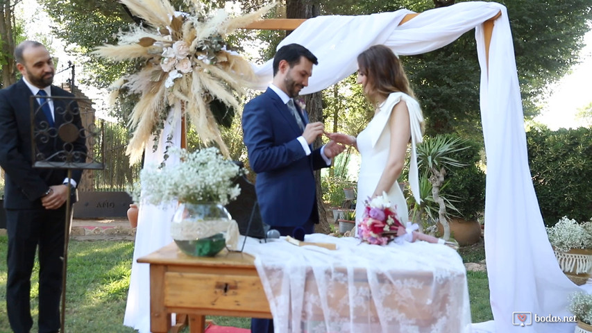 Trailer Isabel y John
