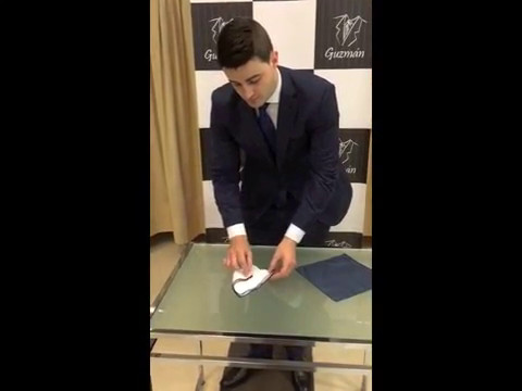Cómo colocar un pañuelo de bolsillo