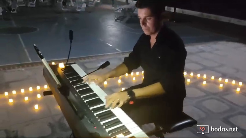 Shakira "TQG" y "Pa tipos como tu" Shakira. Versión Piano Raúl Sánchez