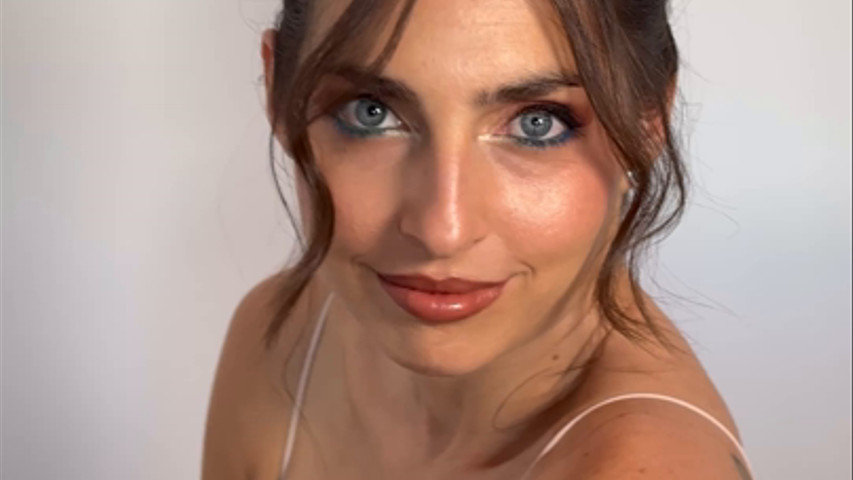 En este look para Valen, jugamos con la Colorimetría para potenciar sus ojos