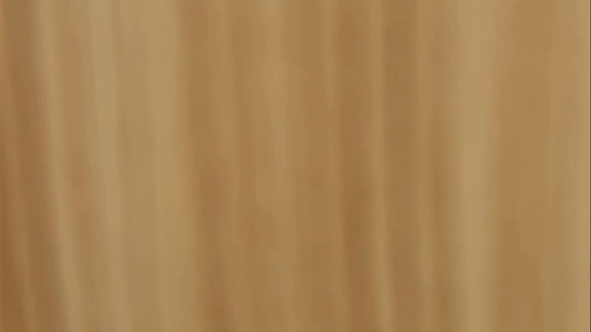 Fotomatón Vintage Exclusivo en Málaga – Elegancia en Madera y Luz Cálida