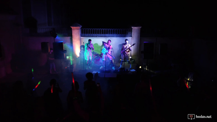 ¡La locura en las bodas llega con Gamberrock!