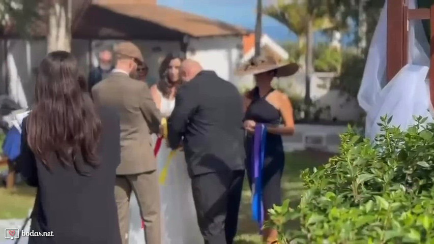 Ritual de handfasting o unión de manos.