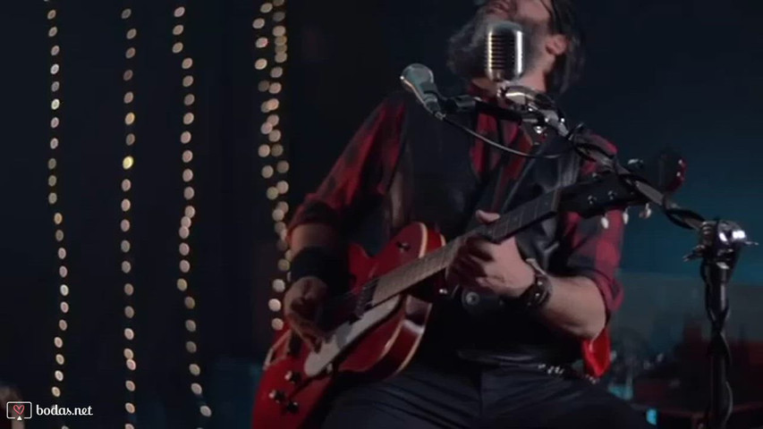 One Men Looping Band