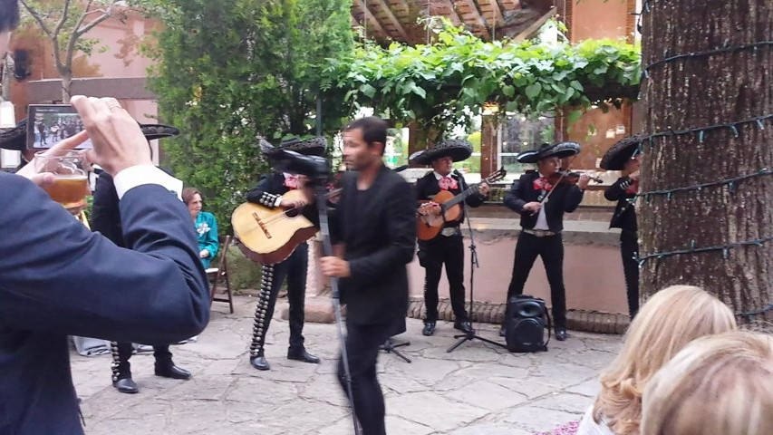 Si nos dejan, Mariachi Barcelona