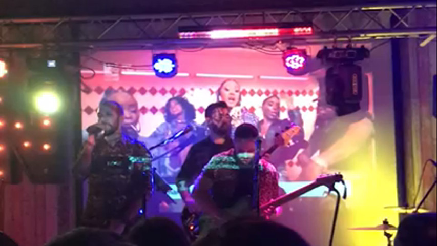 Versionando a Jarabe de Palo