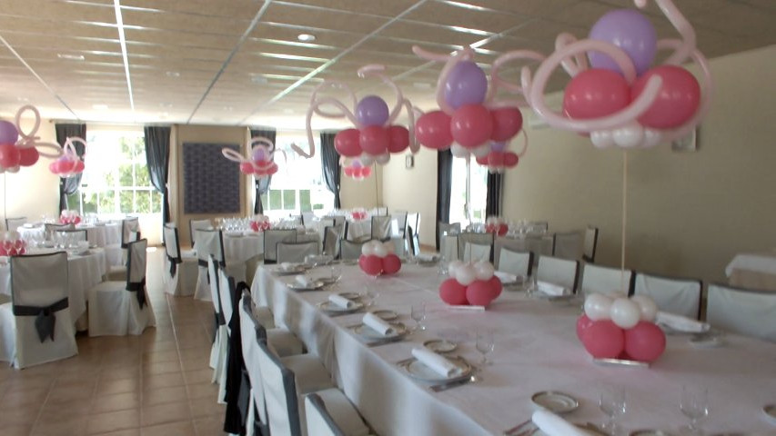 Decoracion en restaurante con globos