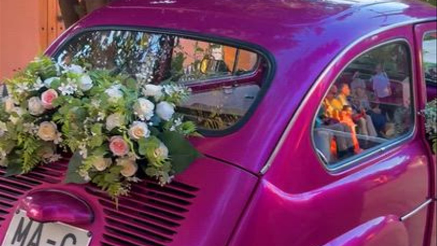 Nuestro SEAT 600 Rosa, el toque especial para vuestra boda 