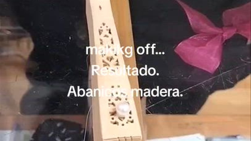 Abanicos de madera.