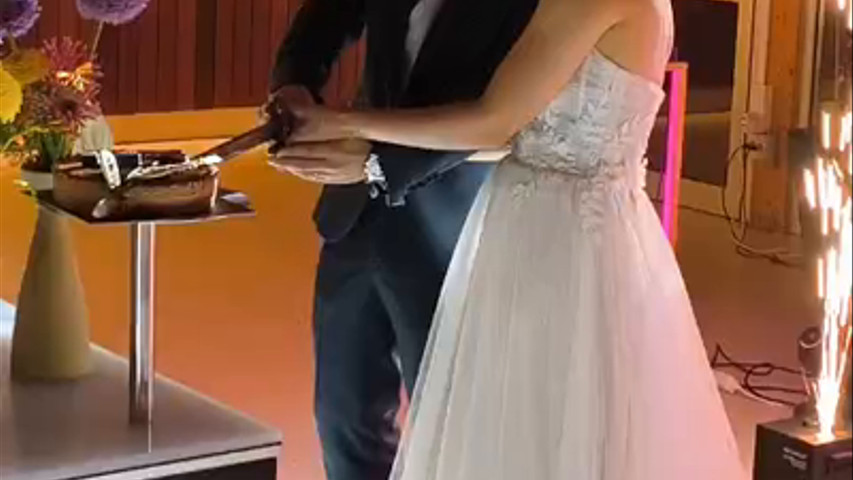 Tall pastís nupcial