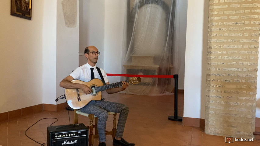 Guitarrista de ceremonia en Lebrija, Ermita del Castillo