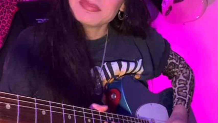 Vicky Oliveros Guitarrista 