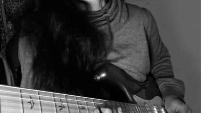 Vicky Oliveros Guitarrista 